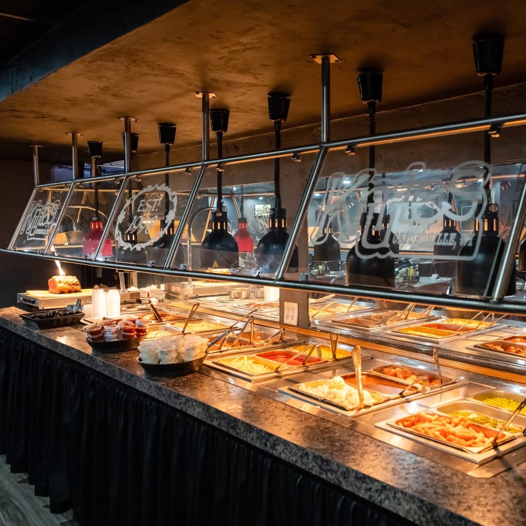 Knute's buffet line